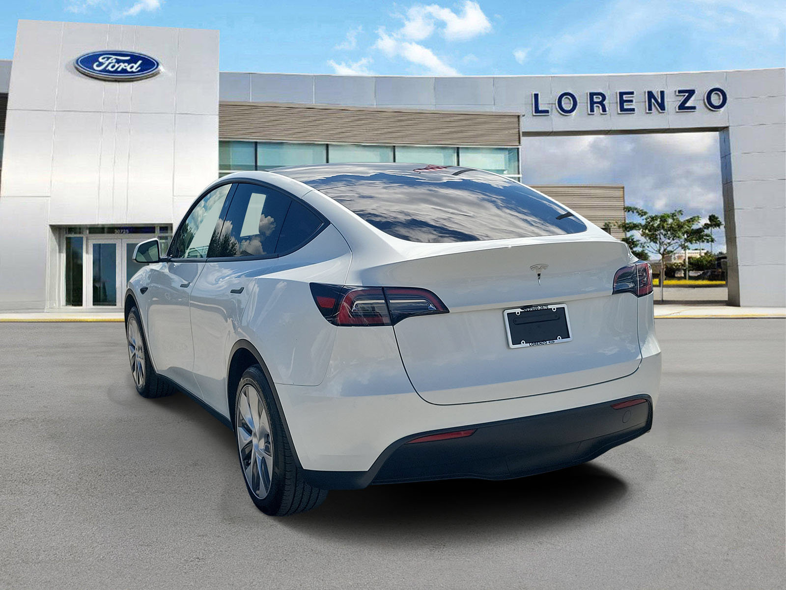 Used 2024 Tesla Model Y Long Range RWD image 7