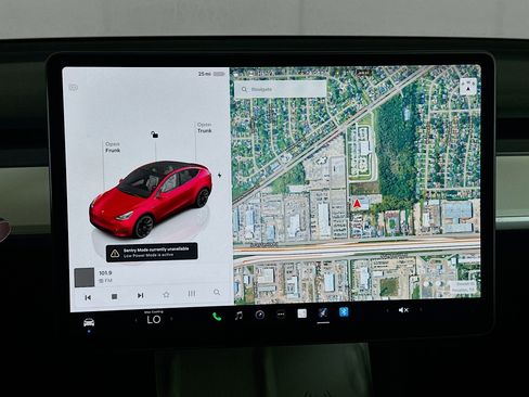 Used 2024 Tesla Model Y Long Range image 21