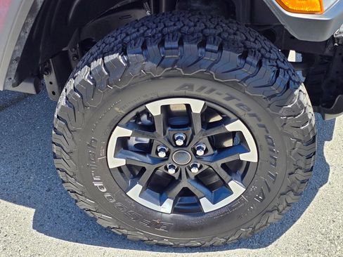 Used 2025 Jeep Wrangler Unlimited Rubicon 4xe w/ Safety Group AWD/4WD image 23