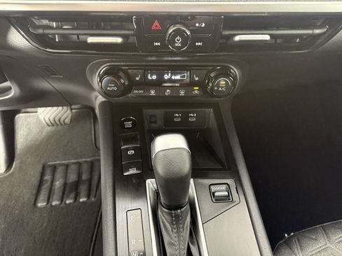 Used 2026 Nissan Kicks SV w/ Cold Weather Package FWD image 19