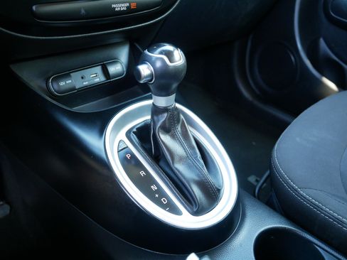 Used 2018 Kia Soul w/ Convenience Package FWD image 24