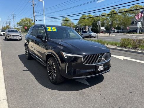Certified 2025 Volvo XC90 B5 Plus AWD/4WD image 6