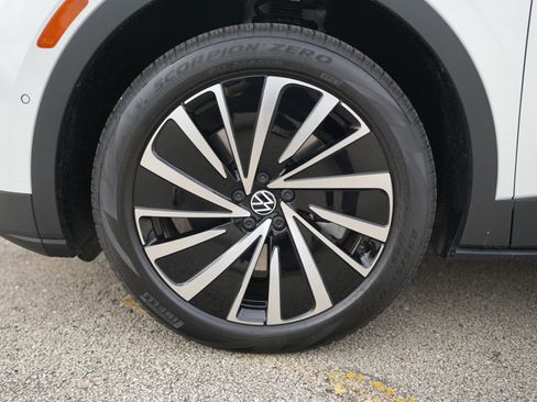 New 2026 Volkswagen ID.4 Pro AWD/4WD image 11