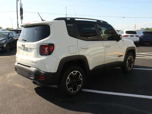 Used 2015 Jeep Renegade Trailhawk AWD/4WD image 7