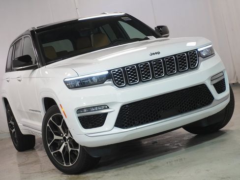 New 2023 Jeep Grand Cherokee Summit image 7