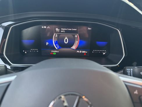 Used 2024 Volkswagen Jetta SE image 8