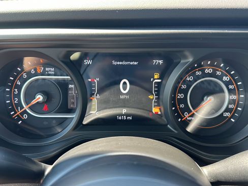 Used 2025 Jeep Gladiator Mojave image 26