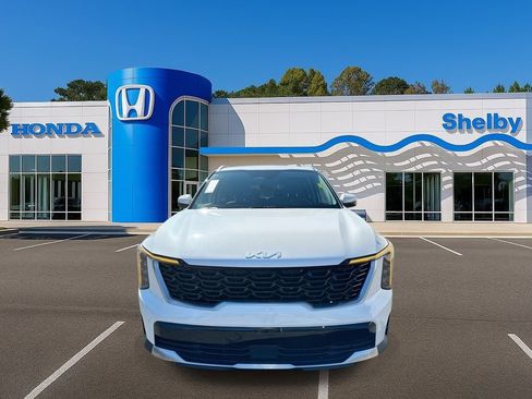 Used 2025 Kia Sorento EX image 3