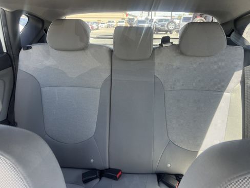 Used 2012 Hyundai Accent GS FWD image 16