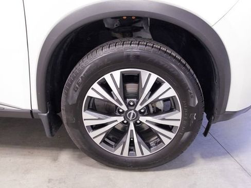 Used 2023 Nissan Rogue SV AWD/4WD image 11