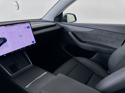 Used 2026 Tesla Model Y Long Range image 21