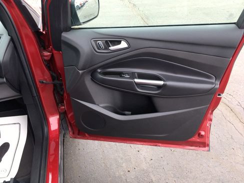 Used 2017 Ford Escape SE w/ Equipment Group 201A image 12