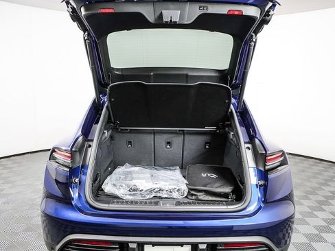 New 2026 Porsche Macan Electric image 32