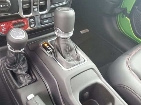 New 2025 Jeep Gladiator Rubicon image 27