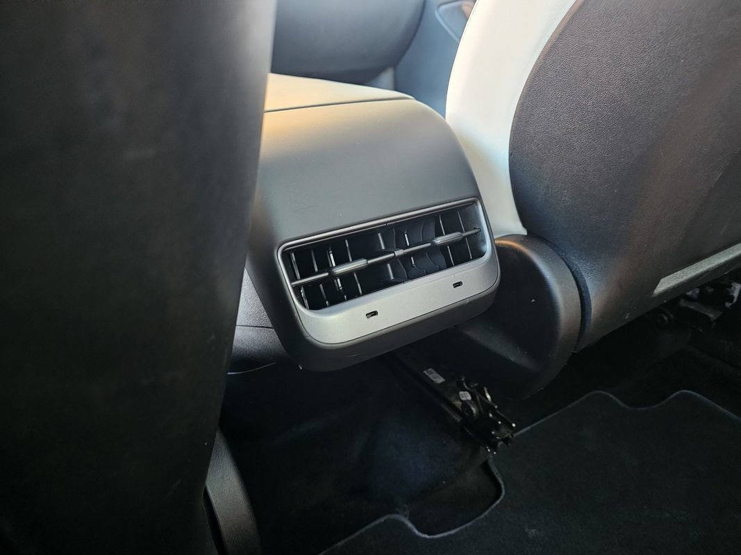 Used 2025 Tesla Model Y Long Range AWD/4WD image 20