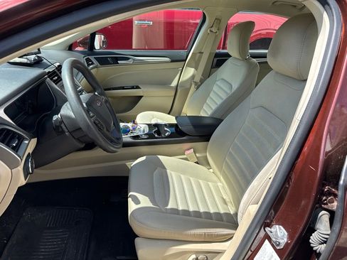 Used 2015 Ford Fusion SE FWD image 6