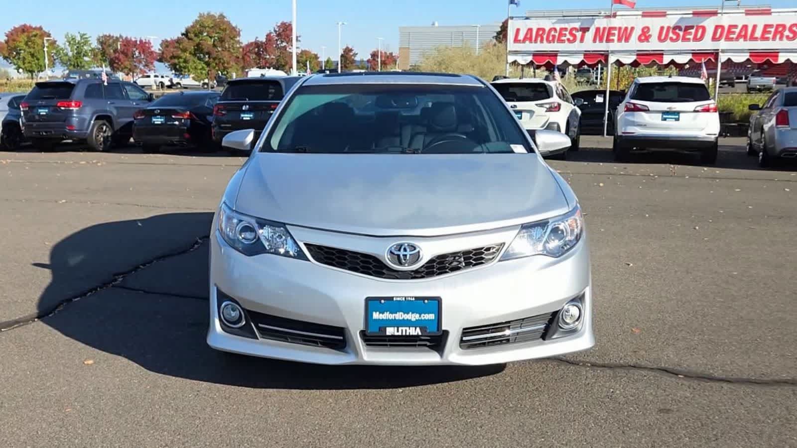 Used 2013 Toyota Camry SE FWD image 3