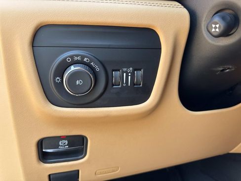 Used 2023 Jeep Grand Cherokee L Summit AWD/4WD image 33