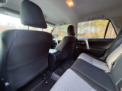 Used 2016 Toyota 4Runner SR5 image 18