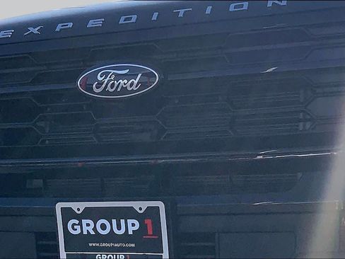 Used 2025 Ford Expedition Max Active AWD/4WD image 30