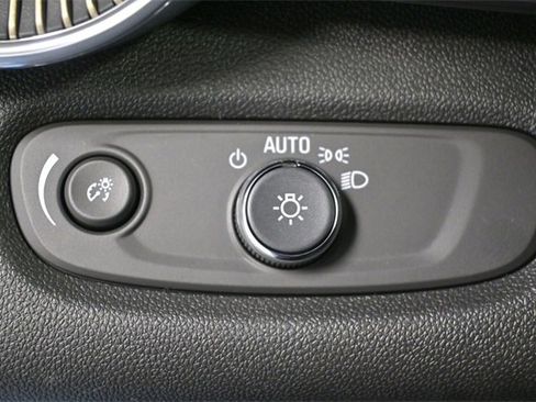 New 2026 Chevrolet Trax ACTIV w/ Driver Confidence Package image 17