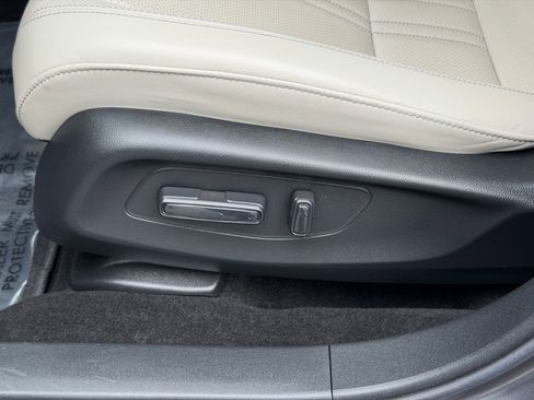 Used 2024 Honda HR-V EX-L image 13