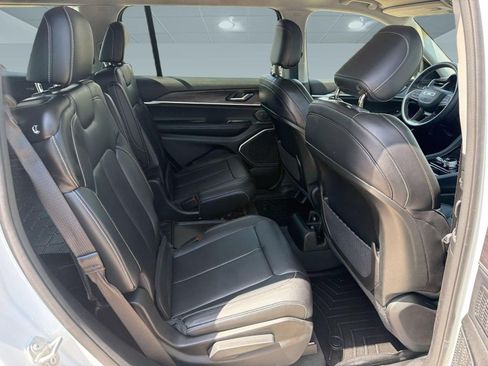 Certified 2022 Jeep Grand Cherokee L Limited AWD/4WD image 30