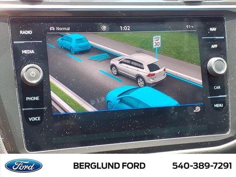 Used 2022 Volkswagen Tiguan SEL R-Line AWD/4WD image 28