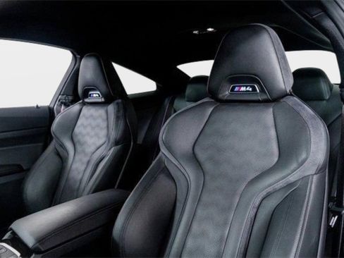 Used 2025 BMW M4 Coupe RWD image 3