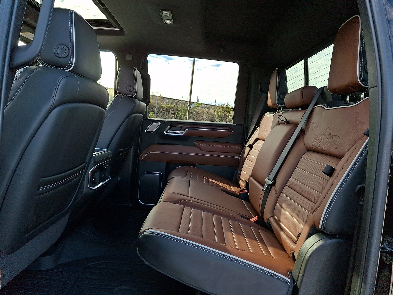 Certified 2026 GMC Sierra 3500 Denali Ultimate AWD/4WD image 10