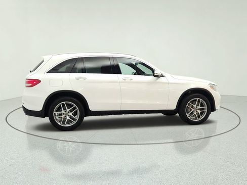 Used 2019 Mercedes-Benz GLC 300 image 4