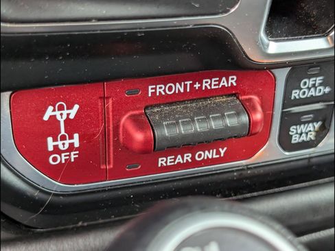 Used 2024 Jeep Wrangler Unlimited Rubicon AWD/4WD image 12