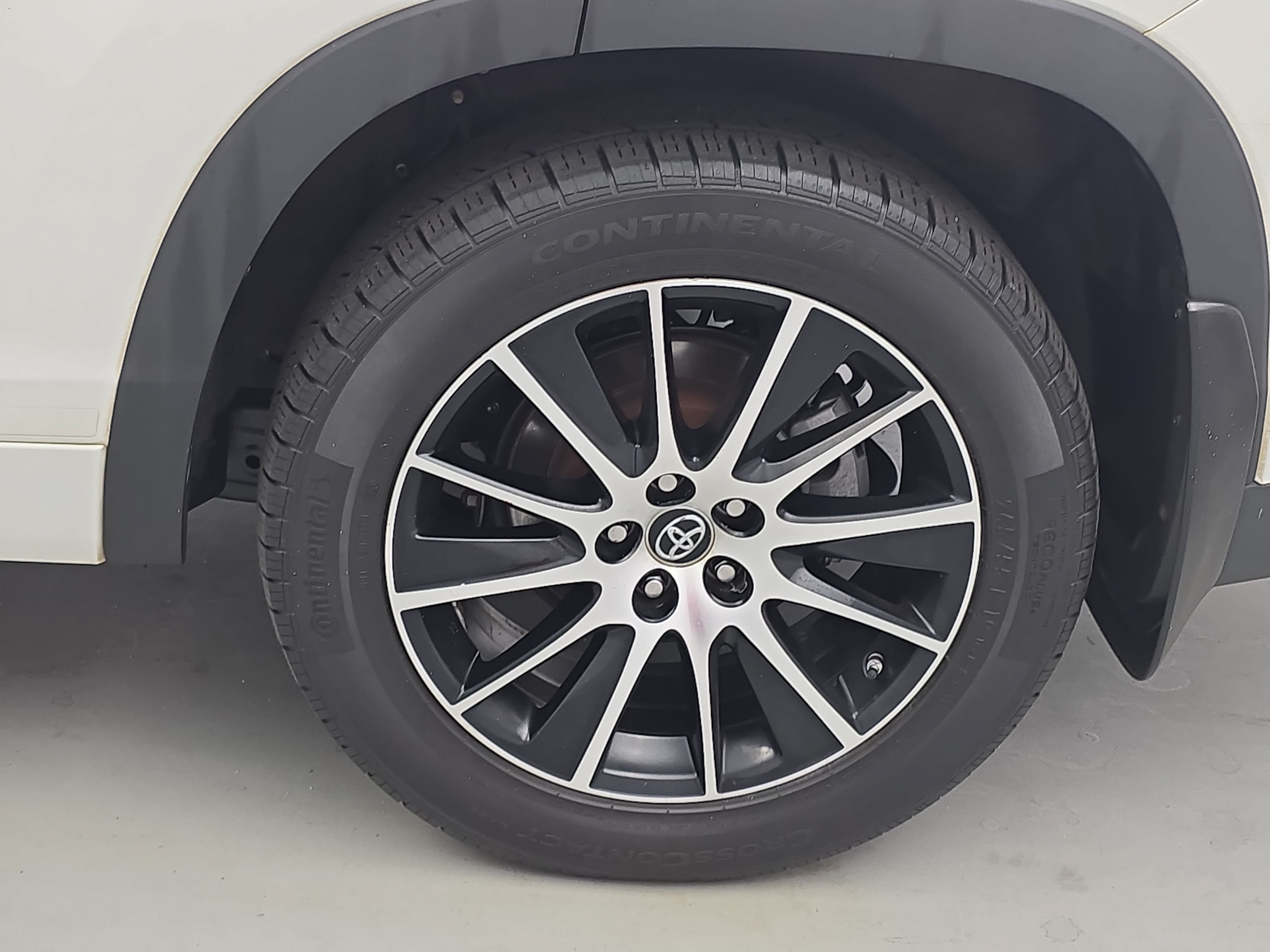 Used 2017 Toyota Highlander SE AWD/4WD image 35