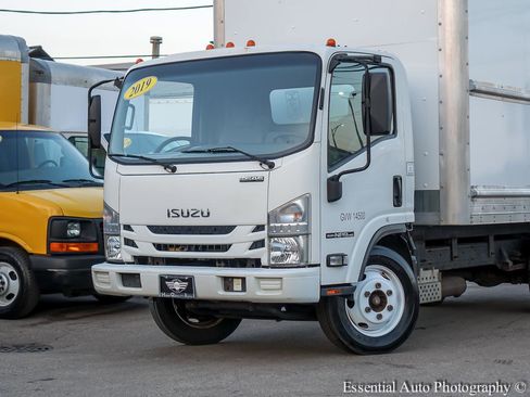 Used 2019 Isuzu NPR image 3