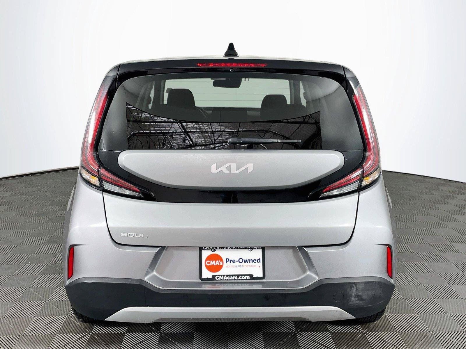 Certified 2025 Kia Soul LX w/ LX Technology Package FWD image 9