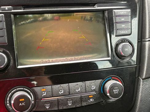 Used 2020 Nissan Rogue S AWD/4WD image 19
