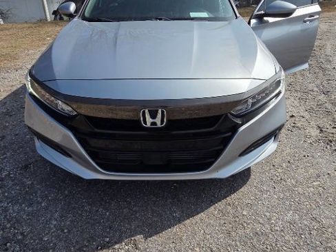 Used 2018 Honda Accord Sport image 8