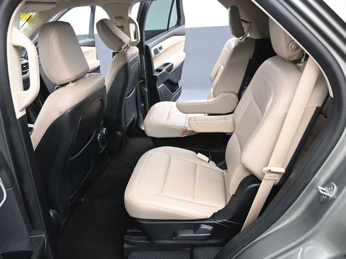 Used 2020 Ford Explorer XLT w/ Equipment Group 202A image 13