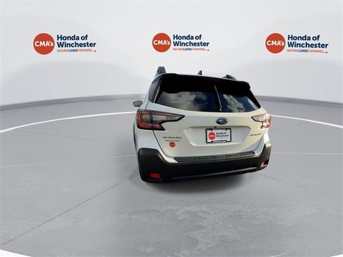 Used 2023 Subaru Outback Premium image 8