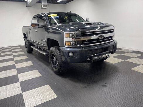 Used 2018 Chevrolet Silverado 2500 High Country w/ Duramax Plus Package AWD/4WD image 5
