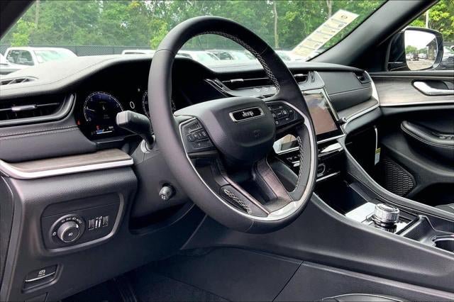 New 2026 Jeep Grand Cherokee Limited w/ Luxury Tech Group II AWD/4WD image 21