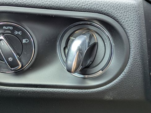 Used 2024 Porsche Macan image 29