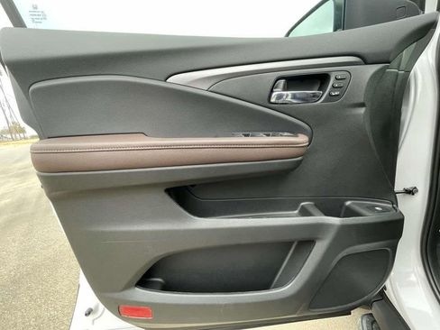 Used 2025 Honda Ridgeline RTL image 15