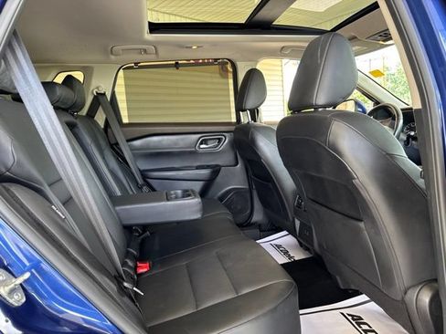 Used 2021 Nissan Rogue SV w/ Premium Package AWD/4WD image 5