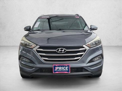 Used 2017 Hyundai Tucson SE Plus AWD/4WD image 2