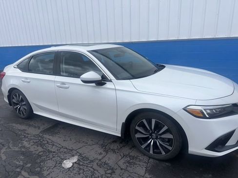 Used 2023 Honda Civic EX image 2