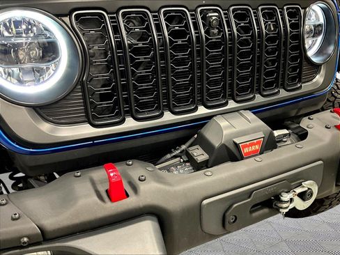 Used 2024 Jeep Wrangler Unlimited Rubicon AWD/4WD image 33