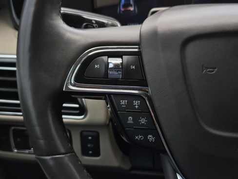 Used 2024 Lincoln Navigator Reserve AWD/4WD image 17