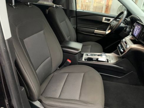 Used 2023 Ford Explorer XLT w/ Class IV Trailer Tow Package image 10