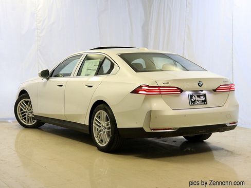 Used 2025 BMW 530i xDrive image 9
